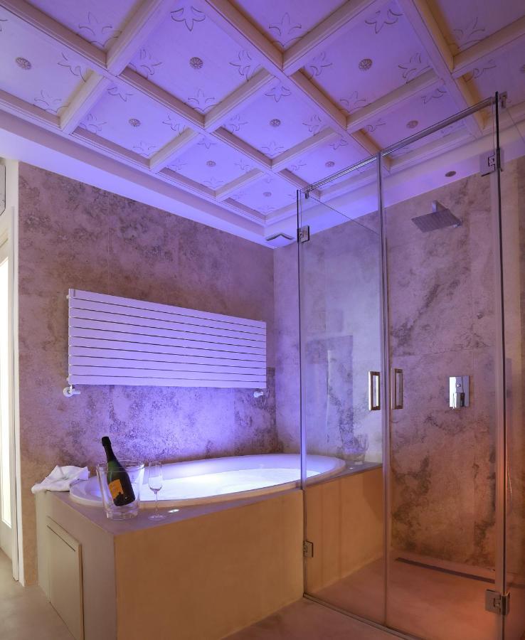 Palazzo Stapane Home Suite 9 - Luxury Living Monopoli Ngoại thất bức ảnh